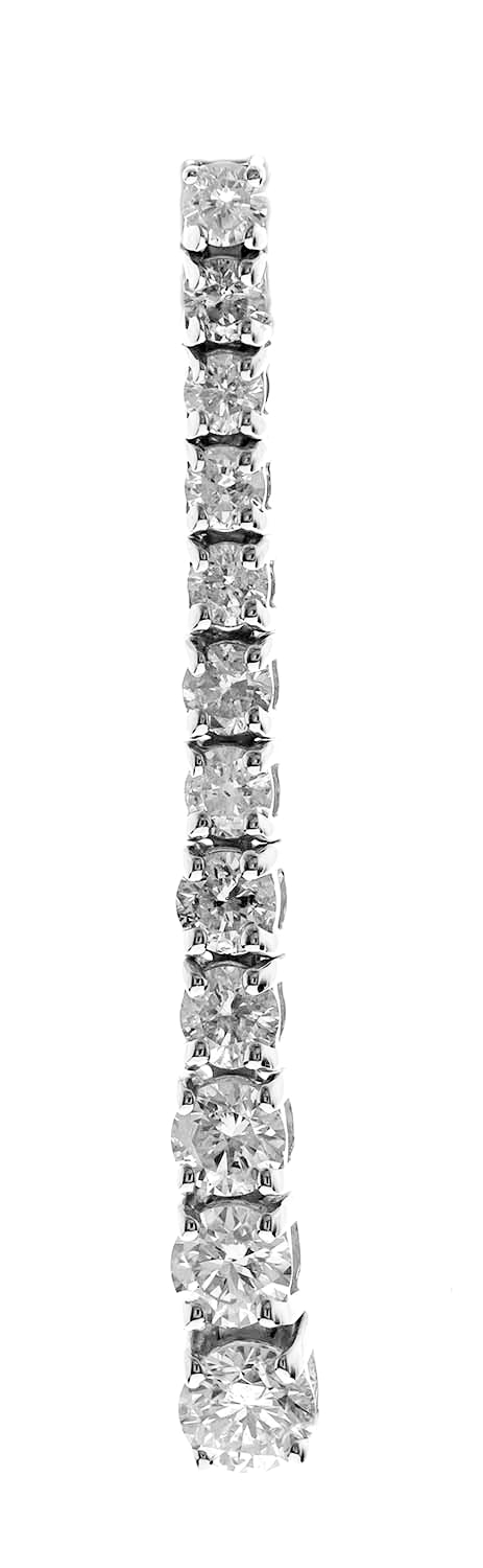 14 Karat White Gold Round-Cut drop white diamond earrings